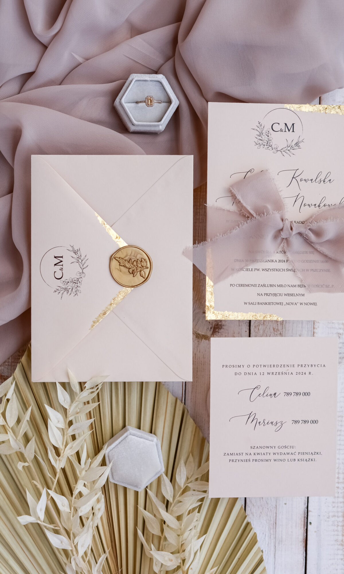 Beżowe zaproszenia ze złoceniem Wz-16