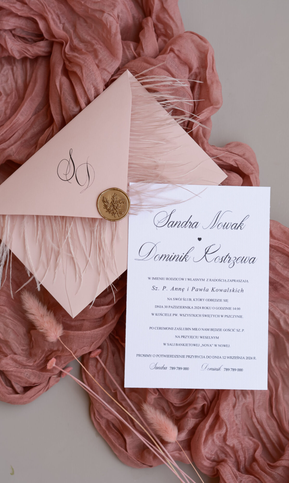 Zaproszenia ślubne z kopertą ze strusimi piórami Wz-03