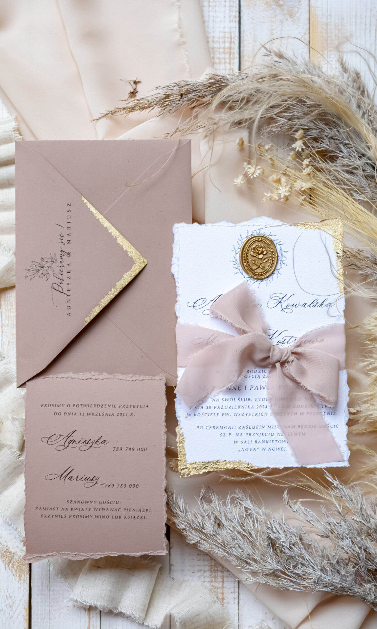 Nowoczesne zaproszenia ślubne z lakiem i złoceniem Wz-35