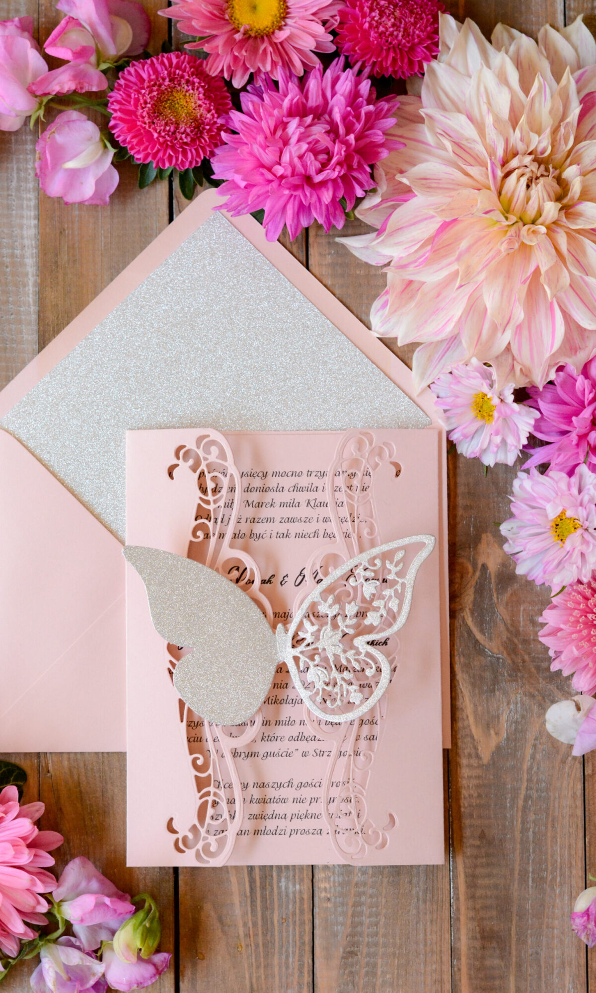 Ażurowe zaproszenia ślubne z motylkiem Wz-70
