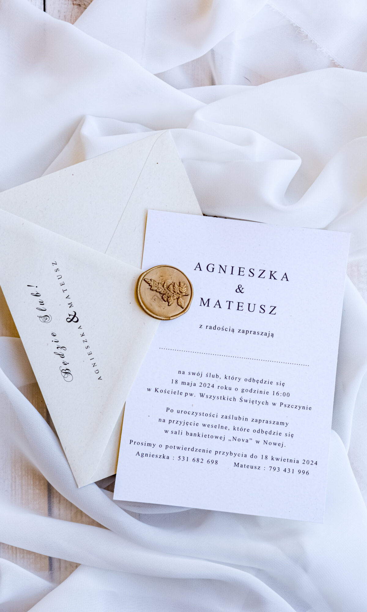 Minimalistyczne zaproszenia ślubne z lakiem Wz-60