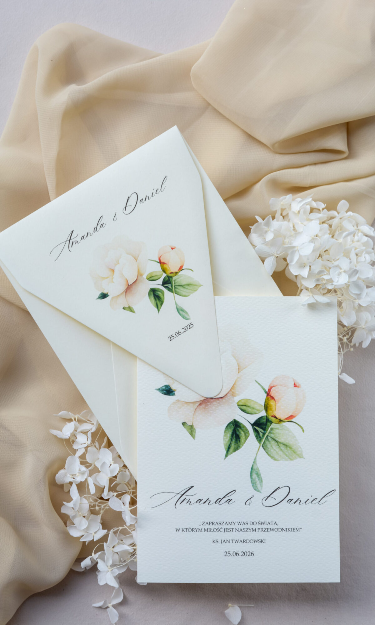 Zaproszenia ślubne z motywem piwonii Wz-153