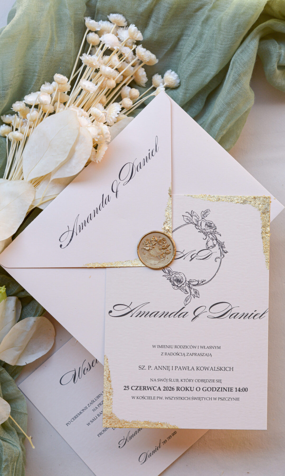 Beżowe zaproszenia ślubne ze złoceniem Wz-168