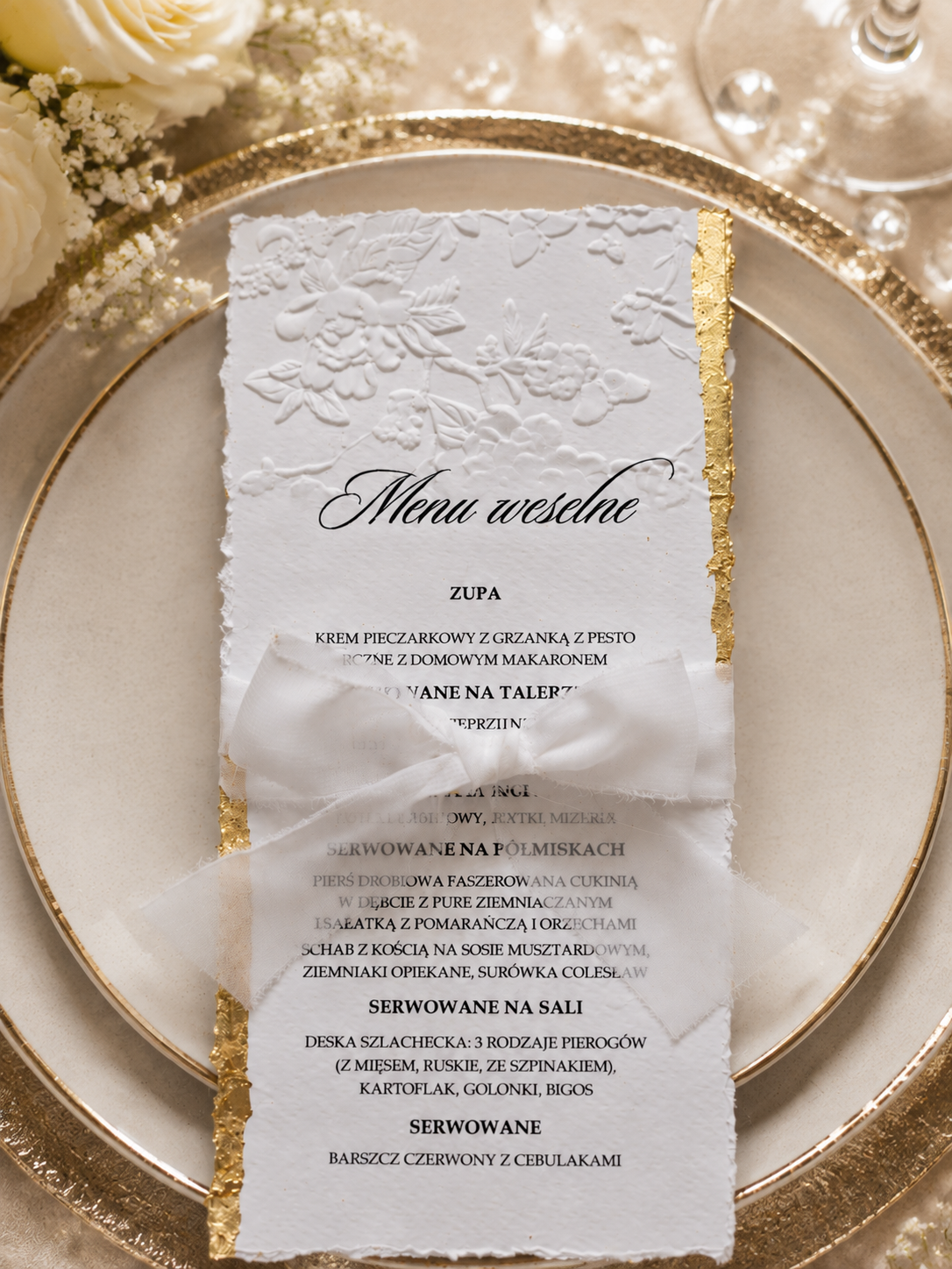 Białe, tłoczone menu weselne ze złoceniem MN-08